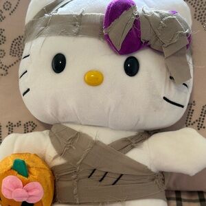 Hello Kitty Halloween Mummy Plush, excellent condition like new.